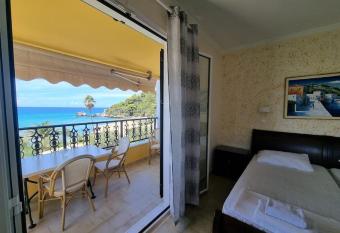 Corfu Dream Holidays Villas 4-6 has Balcony rooms