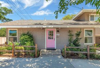 Ros   Getaway Close to Downtown Paso Robles 2 Bed/1 Bath has Balcony rooms