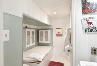 Jack Frost Lakeview Cabin #2148 by Big Bear Vacations has Balcony rooms