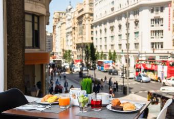 Hotel Madrid Gran Via 25, Affiliated by Meli   allows 18 year olds to book a room