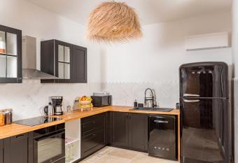 Villa Magnolia has Balcony rooms