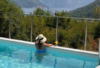 Casa M Montenegro has Balcony rooms