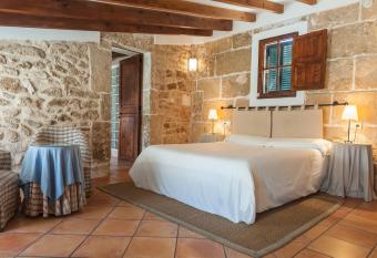 Hotel Can Simo allows 18 year olds to book a room