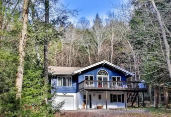 Mountain Rental w/ Hot Tub 5 Mins from Windham Mt has Balcony rooms