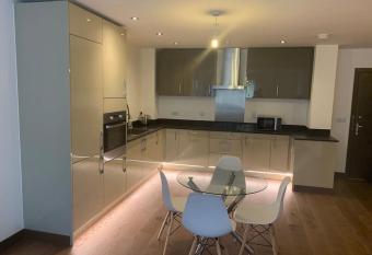 Luxurious 2-Bedroom Water Front Apartment has Balcony rooms