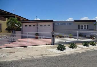 Stunning 3bds, 2bths home for rent has Balcony rooms
