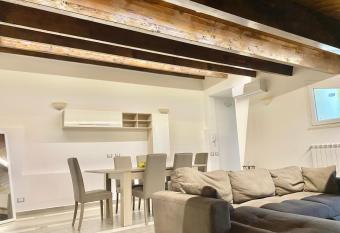 La Dimora del Golfo has Balcony rooms