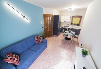 Centro di Aosta - Bilocale grazioso e silenzioso has Balcony rooms