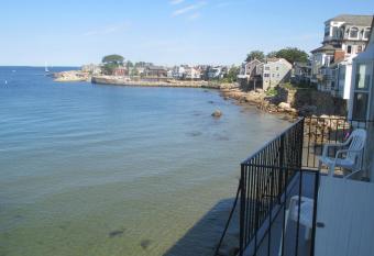 On-the-Beach at Perry's Waterfront Apartments has Balcony rooms