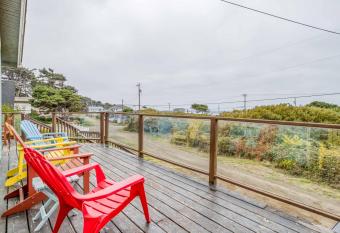 Smooth Sailing has Balcony rooms