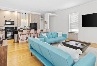 115 N Main HUGE 2 bedroom unit on Main Street allows 18 year olds to book a room