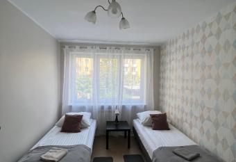 Abra IV Apartament allows 18 year olds to book a room