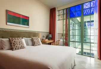 BYPILLOW Abril allows 18 year olds to book a room