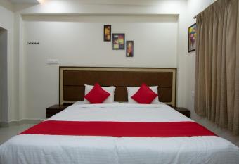 SK7 SERVICE APARTMENTS allows 18 year olds to book a room