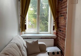 Pour vivre allows 18 year olds to book a room