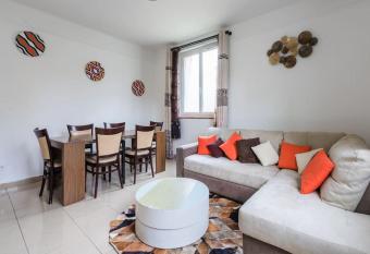 Le Karl Marx - Appart   l  gant entre Paris & Disney + Parking + WiFi allows 18 year olds to book a room