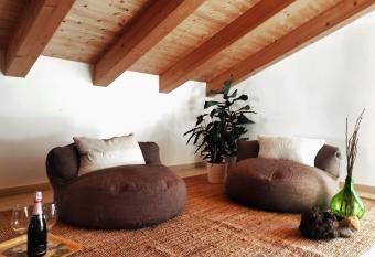 Makari allows 18 year olds to book a room