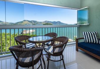 Requinte    beira mar! Recarregue suas energias! has Balcony rooms