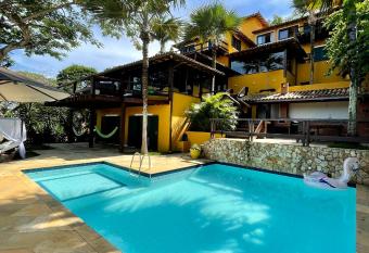 FERRADURA EXCLUSIVE SEaVIEW allows 18 year olds to book a room