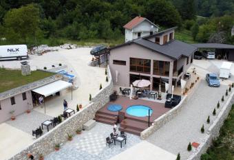 Josanica Bed&Breakfast has Balcony rooms