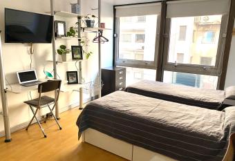 Departamento Centro Esmeralda 5 allows 18 year olds to book a room