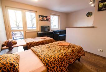 Happy Apartments - Economy has Balcony rooms