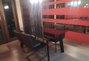 Araya Seventeen Homestay has rooms with a private hot tub