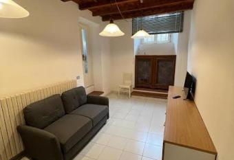 SAN MARTINO 1 - SOPPALCATO CON SCALA a CHIOCCIOLA allows 18 year olds to book a room