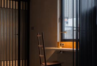 Jiangnan House Nantou has rooms with a private hot tub