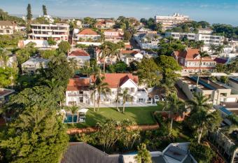 Essenwood Manor House has Balcony rooms