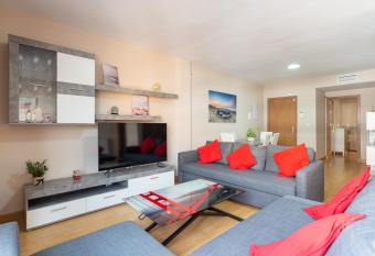 Apartamento Principe de Asturias Parking privado allows 18 year olds to book a room