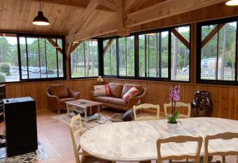 :Le tchanqu   du bassin d arcachon allows 18 year olds to book a room