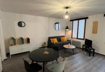 Appartement cosy hyper centre colmar allows 18 year olds to book a room