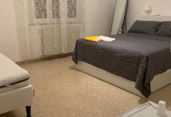 Beachhouse Pineto allows 18 year olds to book a room