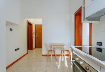 Yourbanflat Ciak 1 allows 18 year olds to book a room