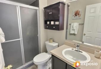 Boho Chic 1br1ba - Private House Rental has Balcony rooms