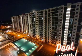 Homestay@Desaru Crib Pool View! has Balcony rooms