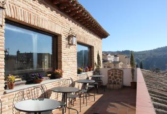 La Posada de Manolo has Balcony rooms