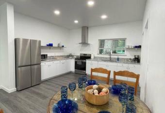 Relaxing Redwood Retreat allows 18 year olds to book a room