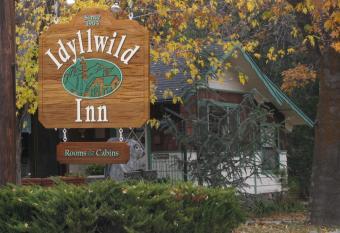 Idyllwild Inn has Balcony rooms