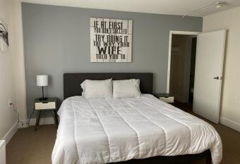 Quaint studio apartment in Gadsden, Al allows 18 year olds to book a room