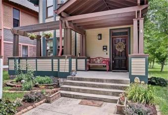 Penn Station has Balcony rooms