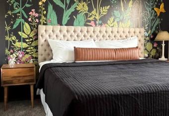 Couples Condo Retreat Overlooking Golf Course has Balcony rooms