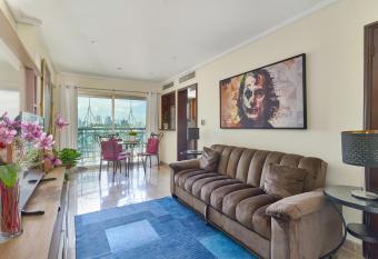 VIP Exclusive One Bedroom Apartment allows 18 year olds to book a room