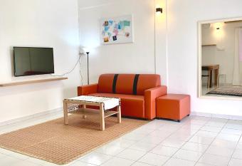 HANA HOMESTAY allows 18 year olds to book a room