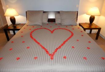 Chambre grand lit double avec baln  o et beau balcon, vue panoramique, 300 m  tres plage Mers les Bains Le Treport allows 18 year olds to book a room