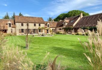 Maison de prestige, calme, luxe, campagne has Balcony rooms