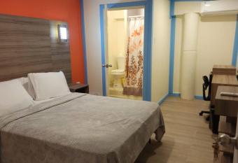 Room in Apartment - Pit Stop Hostel 1 studio allows 18 year olds to book a room