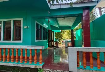 Pahunchar Guest House has Balcony rooms