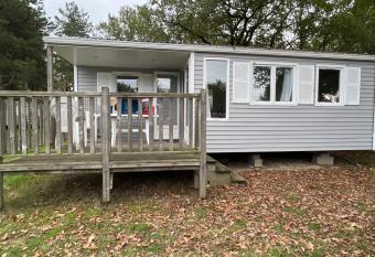 Mobil home d6 allows 18 year olds to book a room